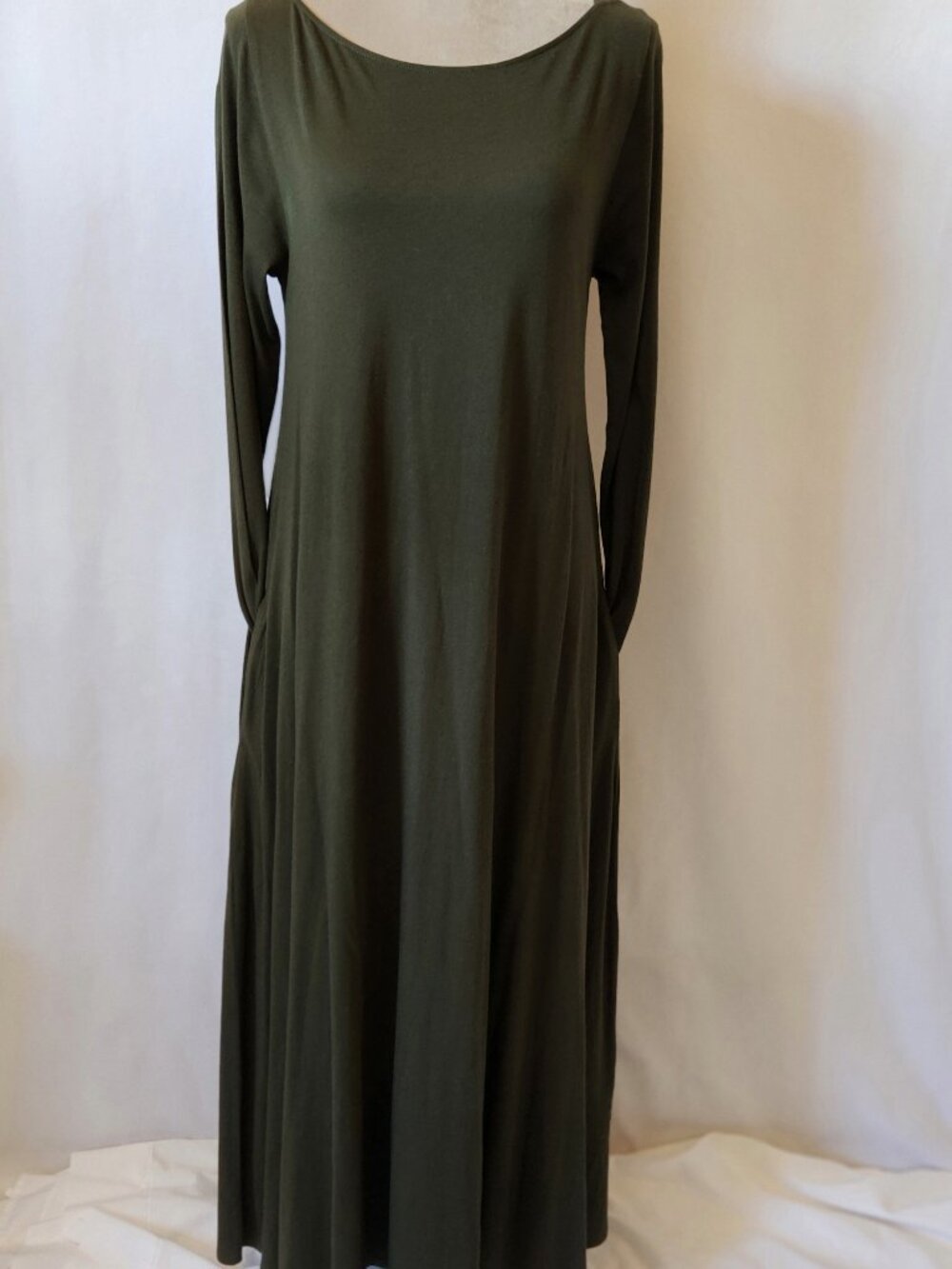 Soft Surrounding Women’s Size Medium Olive Green Knit Rayon Blend Maxi Dress - Picture 12 of 15